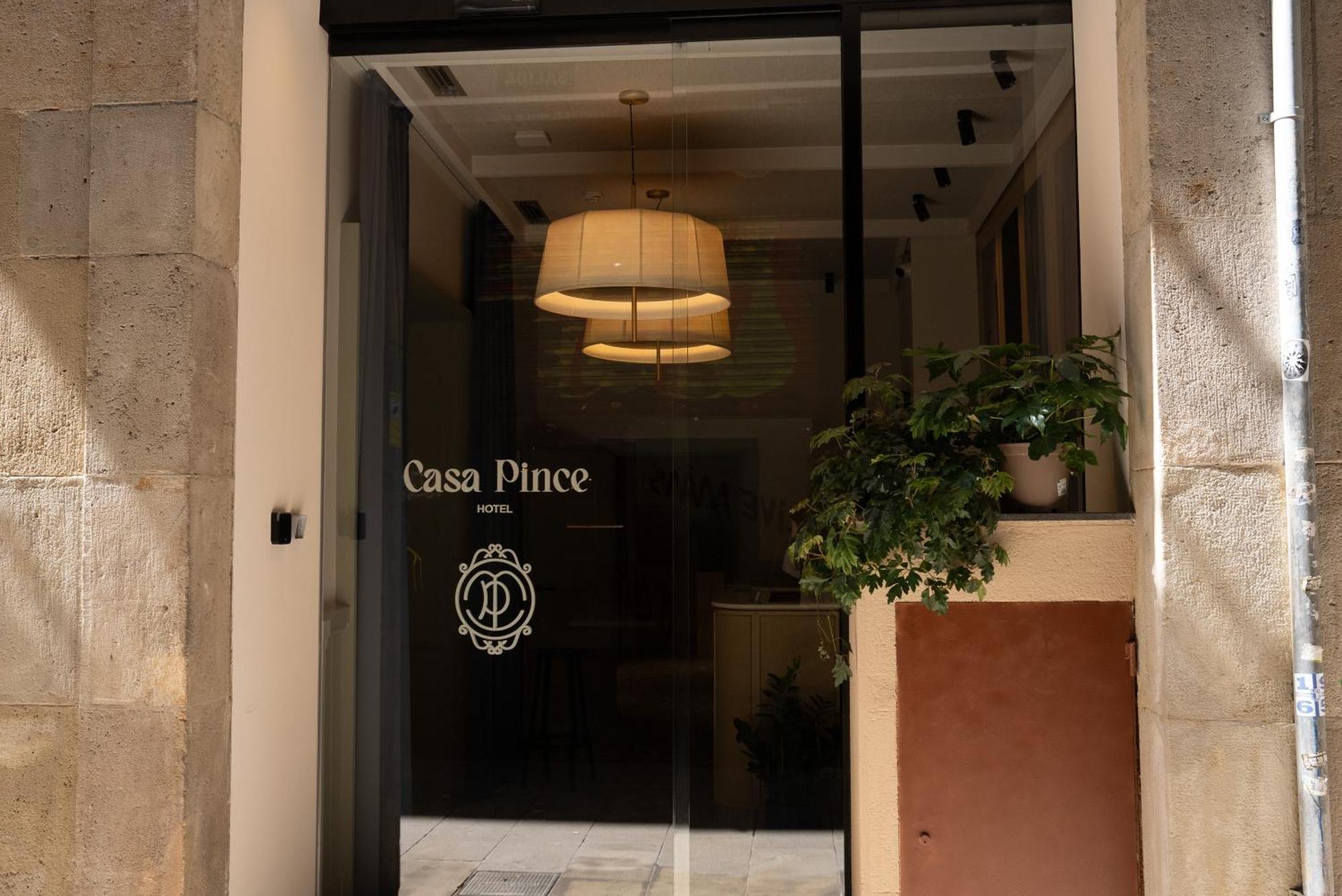 Отель Casa Pince Барселона Экстерьер фото